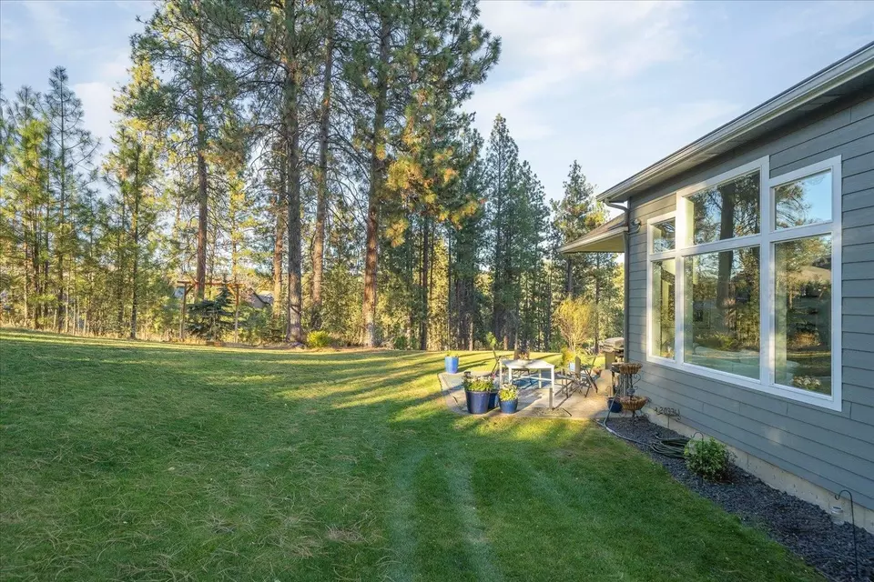 Exterior - 404 W Trail Ridge Ct, Spokane, WA 99224 photo 7 of 9