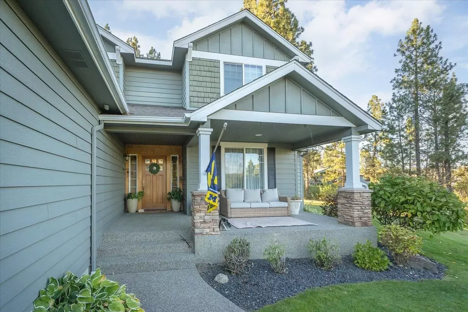 Exterior - 404 W Trail Ridge Ct, Spokane, WA 99224 photo 3 of 9