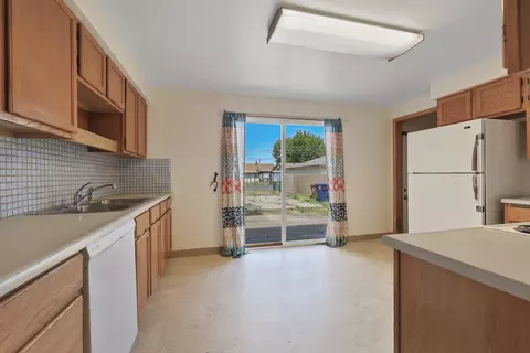 621 E Dalke Ave, Spokane, WA 99208 photo 10