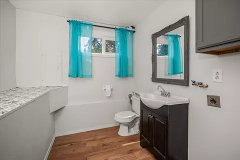 Bath - 426 E 17th St, Spokane, WA 99203 photo 2 of 2