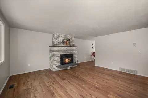 Living - 426 E 17th St, Spokane, WA 99203 photo 5 of 6