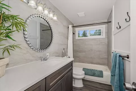 Bath - 426 E 17th St, Spokane, WA 99203 photo 1 of 2