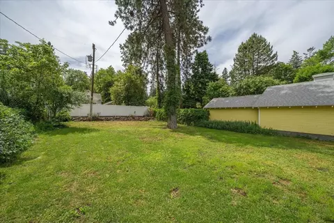 Exterior - 426 E 17th St, Spokane, WA 99203 photo 8 of 9