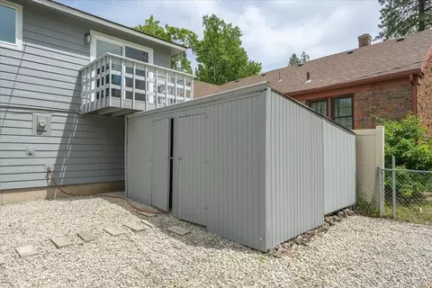 Exterior - 426 E 17th St, Spokane, WA 99203 photo 5 of 9