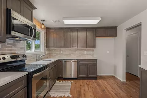 Kitchen - 426 E 17th St, Spokane, WA 99203 photo 4 of 6
