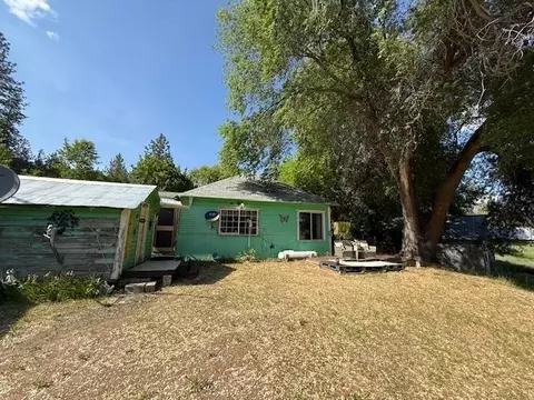 5986 S 25 Hwy, Fruitland, WA 99129