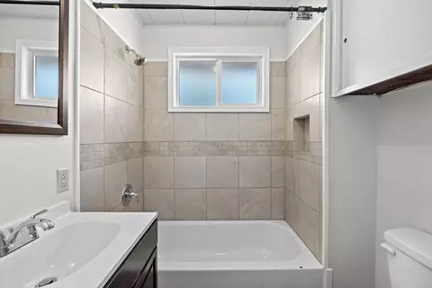 Bath - 801 E Longfellow Ave, Spokane, WA 99207 photo 1 of 1