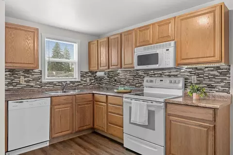 Kitchen - 801 E Longfellow Ave, Spokane, WA 99207 photo 4 of 5