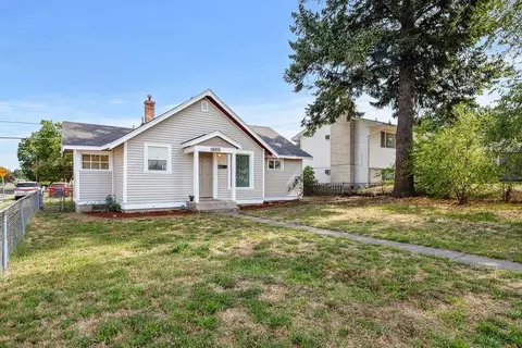 Exterior - 801 E Longfellow Ave, Spokane, WA 99207 photo 3 of 6