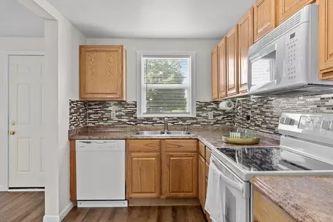 Kitchen - 801 E Longfellow Ave, Spokane, WA 99207 photo 3 of 5