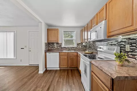Kitchen - 801 E Longfellow Ave, Spokane, WA 99207 photo 2 of 5