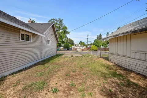 Exterior - 801 E Longfellow Ave, Spokane, WA 99207 photo 6 of 6