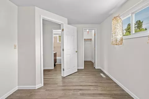 Bedroom - 801 E Longfellow Ave, Spokane, WA 99207 photo 3 of 6