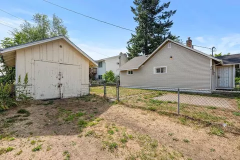 Exterior - 801 E Longfellow Ave, Spokane, WA 99207 photo 5 of 6