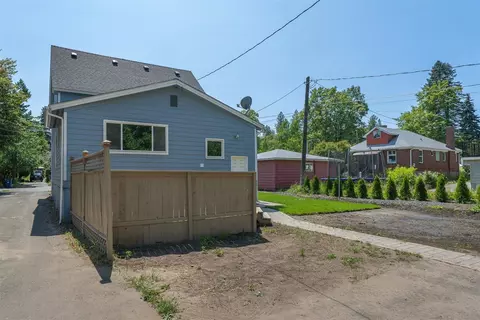 Exterior - 215 E 18th Ave, Spokane, WA 99203 photo 7 of 10