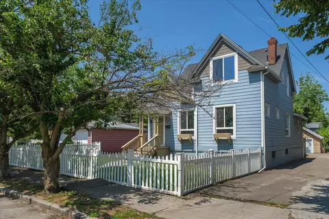 Exterior - 215 E 18th Ave, Spokane, WA 99203 photo 4 of 10