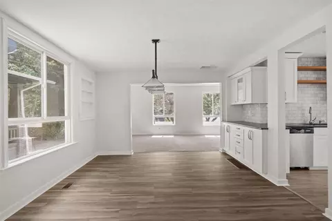 Living - 215 E 18th Ave, Spokane, WA 99203 photo 4 of 4