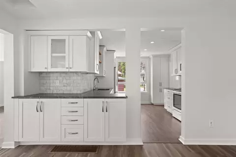 Kitchen - 215 E 18th Ave, Spokane, WA 99203 photo 1 of 5