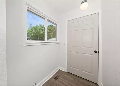 Entry Way - 215 E 18th Ave, Spokane, WA 99203 photo 3 of 3