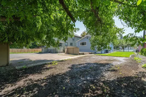 Exterior - 215 E 18th Ave, Spokane, WA 99203 photo 8 of 10