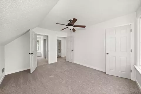 Bedroom - 215 E 18th Ave, Spokane, WA 99203 photo 3 of 4