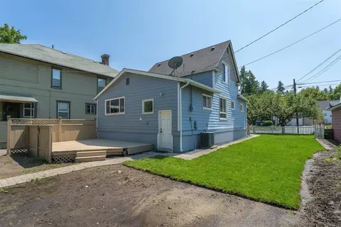 Exterior - 215 E 18th Ave, Spokane, WA 99203 photo 6 of 10