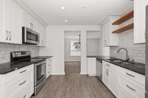 Kitchen - 215 E 18th Ave, Spokane, WA 99203 photo 4 of 5