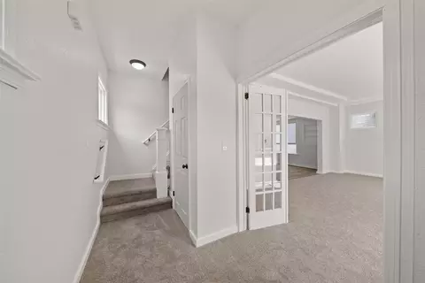 Entry Way - 215 E 18th Ave, Spokane, WA 99203 photo 1 of 3