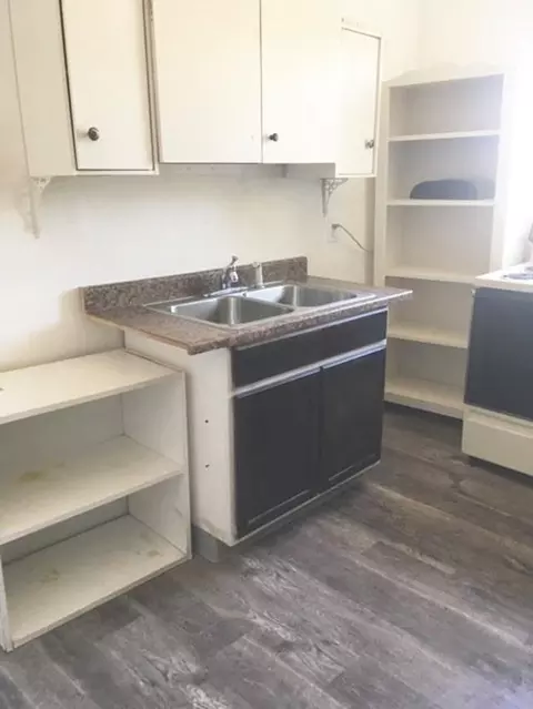 Kitchen - 1304 W Maxwell Ave, Spokane, WA 99201 photo 1 of 6