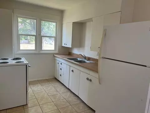 Kitchen - 1304 W Maxwell Ave, Spokane, WA 99201 photo 6 of 6