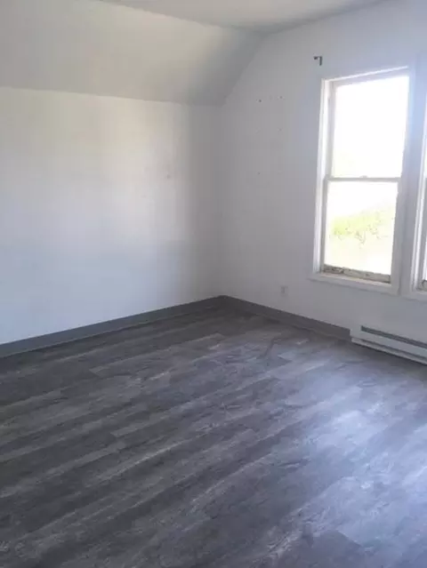 Bedroom - 1304 W Maxwell Ave, Spokane, WA 99201 photo 2 of 2