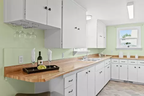 Kitchen - 13111 E 5th Ave, Spokane Valley, WA 99216 photo 1 of 3