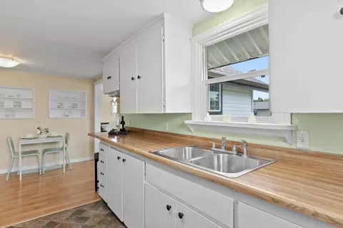 Kitchen - 13111 E 5th Ave, Spokane Valley, WA 99216 photo 3 of 3
