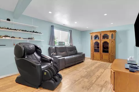 Living - 1707 E Vanetta Ave, Spokane, WA 99217 photo 3 of 3