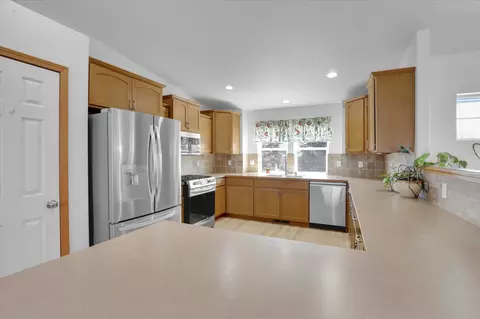 Kitchen - 1707 E Vanetta Ave, Spokane, WA 99217 photo 1 of 3