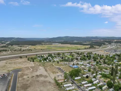11607 N Sheridan St, Mead, WA 99021
