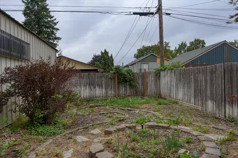 1824 E Gordon Ave, Spokane, WA 99207 photo 34