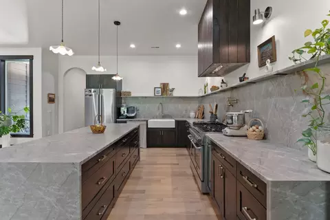 Kitchen - 7617 S Cedar Rd, Spokane, WA 99224 photo 3 of 4