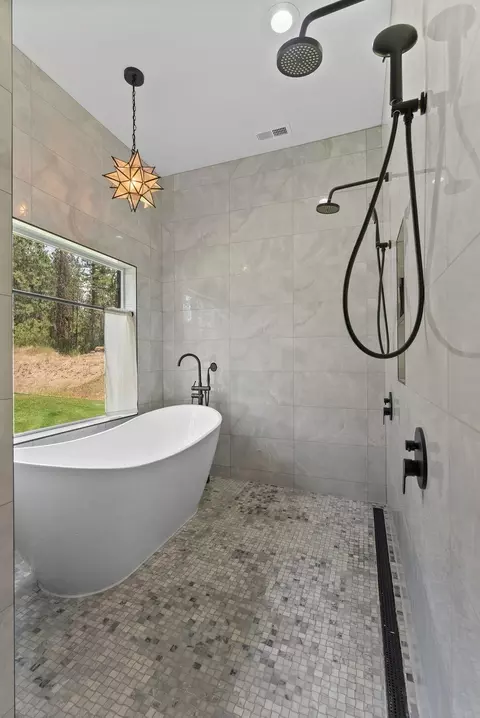 Bath - 7617 S Cedar Rd, Spokane, WA 99224 photo 3 of 6