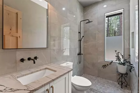 Bath - 7617 S Cedar Rd, Spokane, WA 99224 photo 5 of 6