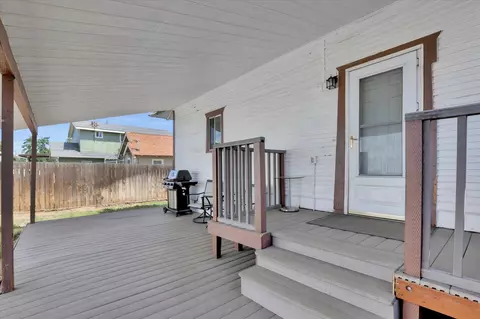 Exterior - 1403 E Olympic Ave, Spokane, WA 99207 photo 3 of 6