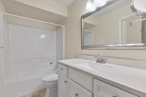 Bath - 3224 E 42nd Ave, Spokane, WA 99223 photo 2 of 2