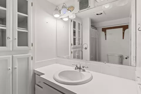 Bath - 624 E 24th Ave, Spokane, WA 99203 photo 3 of 3