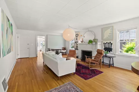 Living - 624 E 24th Ave, Spokane, WA 99203 photo 1 of 2