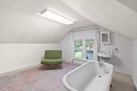 Bath - 624 E 24th Ave, Spokane, WA 99203 photo 2 of 3