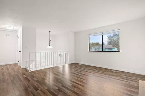 Living - 710 E Cascade Pl, Spokane, WA 99208 photo 5 of 7
