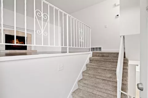 Entry Way - 710 E Cascade Pl, Spokane, WA 99208 photo 1 of 1