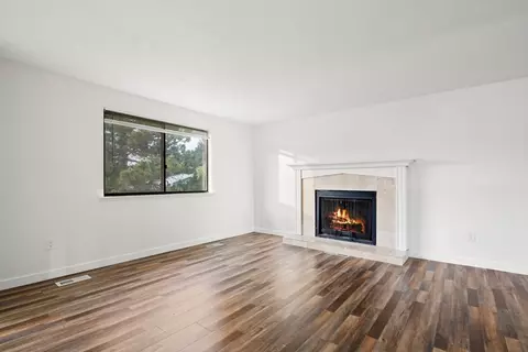 Living - 710 E Cascade Pl, Spokane, WA 99208 photo 2 of 7