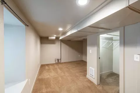 Bedroom - 1111 E Augusta Ave, Spokane, WA 99207 photo 5 of 5