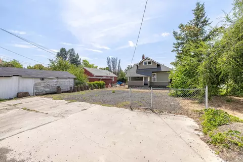 Exterior - 1111 E Augusta Ave, Spokane, WA 99207 photo 3 of 3